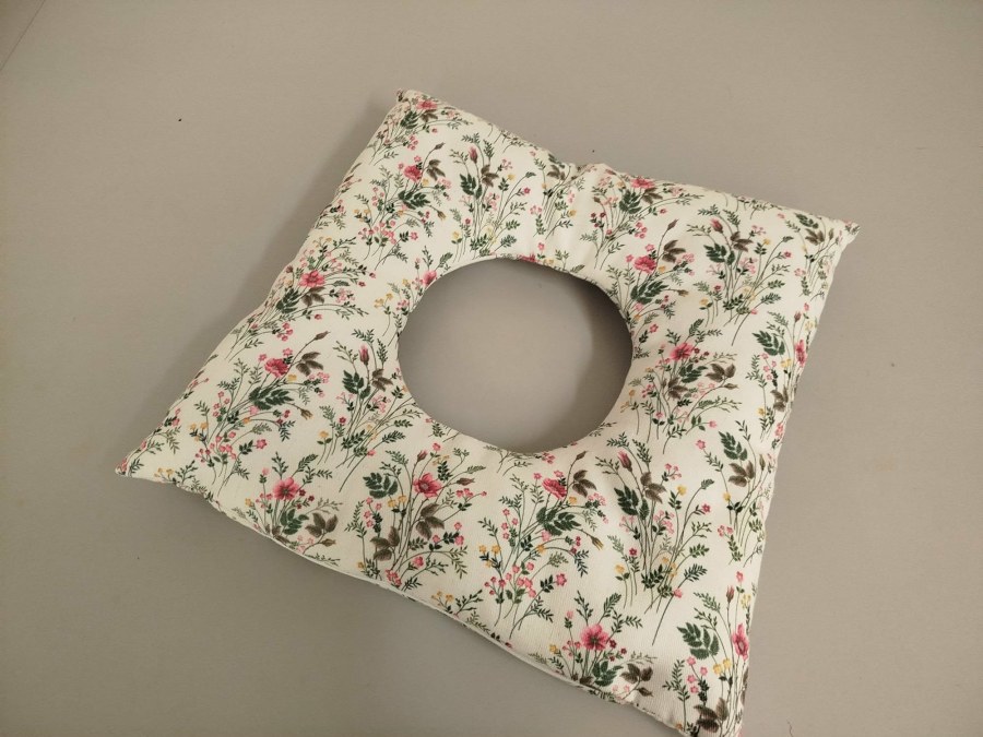 Polštář na hemeroidy - Polštář na hemeroidy - Louka Polštář na hemeroidy - Louka - Polštář na hemeroidy