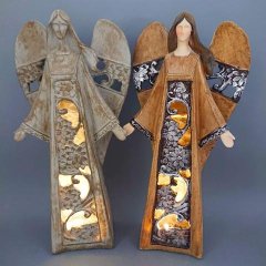 Anděl poly s reliéfem svítící LED Polystonové a keramické figurky - andělé, kominík, děti, důchodci, houby