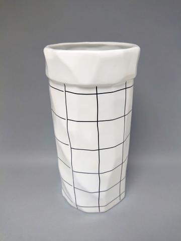 Váza bílá s mřížkou větší - Dekorační vázy