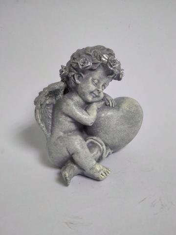 Anděl se srdcem šedý - Polystonové a keramické figurky