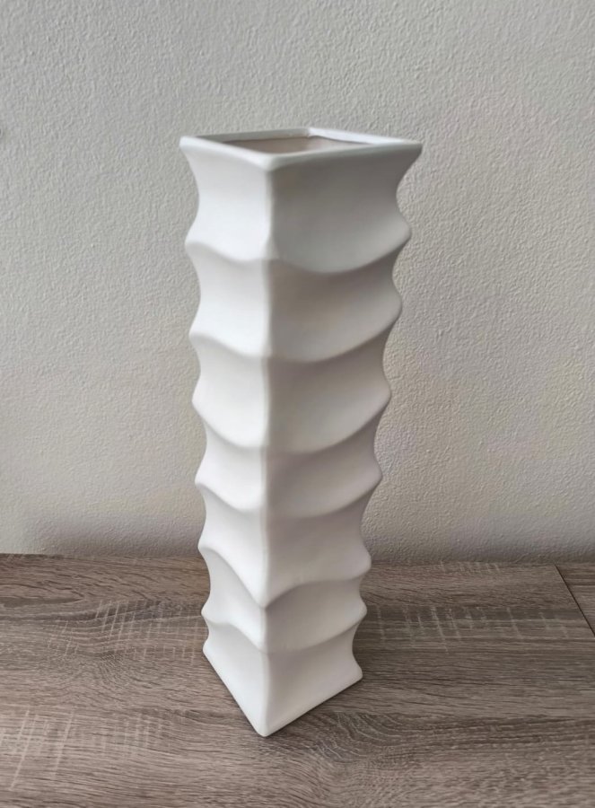Váza bílá čtvercová - Dekorační vázy