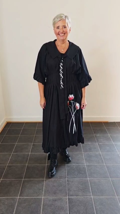 Dámské šaty - Šaty s kytkou Šaty s kytkou - Dámské šaty