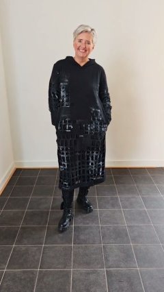 Šaty děrované Dámské šaty