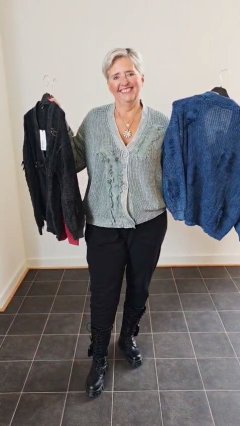 Svetřík do V plus knoflíky Tuniky, mikiny, svetry - Dámské svetry